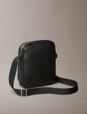 ★ ★ Men's CK Micro Pebble Waist Bag 4D3002G UB1 Micro Pebble Waist Bag | black | Calvin Klein Hong Kong