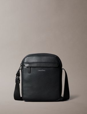 Pebbled Reporter Bag, Black