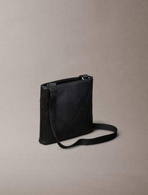 Мужские сумки Calvin Klein Embossed Emblem Logo Crossbody — фото 2