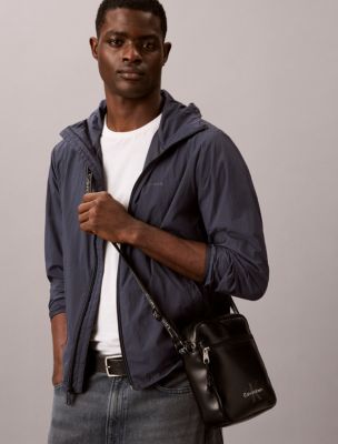 Мужская сумка Calvin Klein Bold Monologo Webbing Strap Reporter, цвет: Чёрный — фото 4