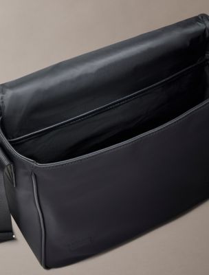 Мужские сумки Calvin Klein Hardware Logo Mixed Flap Messenger — фото 3
