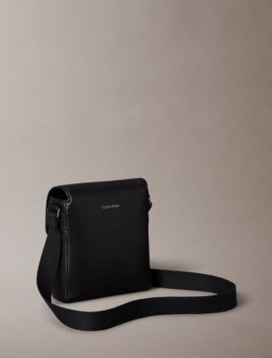 Мужские сумки Calvin Klein Emblem Logo Hardware Flap Reporter — фото 2