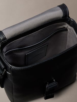 Мужские сумки Calvin Klein Emblem Logo Hardware Flap Reporter — фото 3