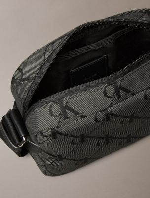Мужская сумка Calvin Klein Textured Monogram Camera, цвет: Чёрный / Тёмный теневой — фото 2