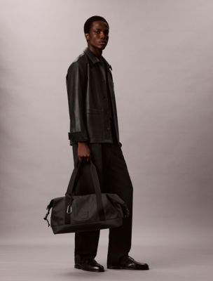 Мужская сумка Calvin Klein Emblem Logo Rubberized Duffle, цвет: Чёрный — фото 4