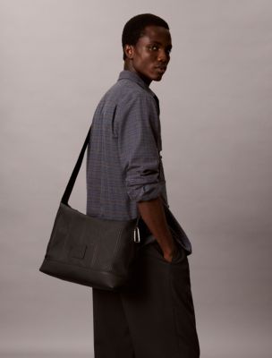 Мужская сумка Calvin Klein Emblem Logo Rubberized Messenger, цвет: Чёрный — фото 4