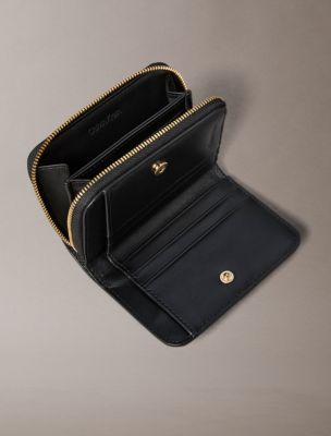 Женские кошельки Calvin Klein Minimal Monogram Zip Flap Wallet — фото 2