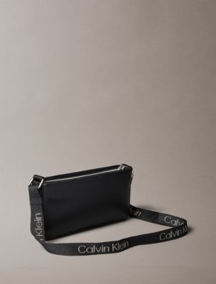 Женские сумки Calvin Klein Ultralight Slim Phone Crossbody — фото 2