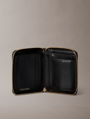 Женские кошельки Calvin Klein Allover Monogram Square Zip Wallet — фото 2