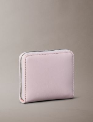 Женские кошельки Calvin Klein Foil Logo Square Zip Wallet — фото 2
