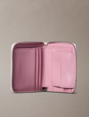 Женские кошельки Calvin Klein Foil Logo Square Zip Wallet — фото 3