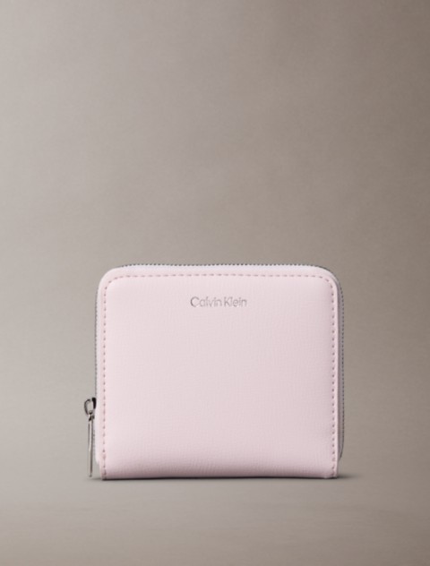 Женские кошельки Calvin Klein Foil Logo Square Zip Wallet