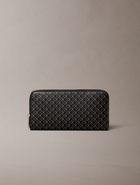 Женские кошельки Calvin Klein Emblem Logo Long Zip Wallet