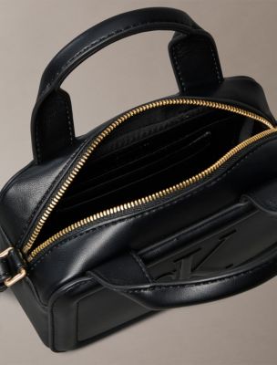 Женские сумки Calvin Klein Bold Monogram Bauletto — фото 3