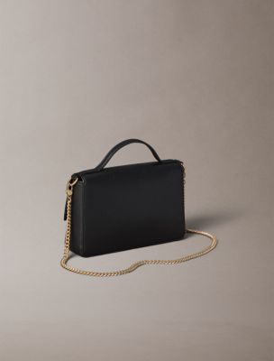 Женская сумка Calvin Klein Minimal Monogram Flap Phone Crossbody, цвет: Чёрный — фото 2