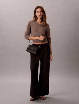 Женские сумки Calvin Klein Minimal Monogram Flap Phone Crossbody — фото 3