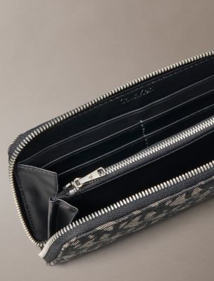 Женские кошельки Calvin Klein Allover Monogram Long Zip Wallet — фото 3