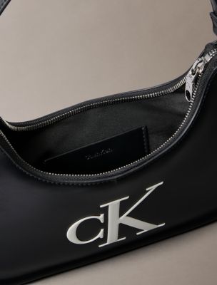 Женские сумки Calvin Klein Embossed Monogram Shoulder — фото 3
