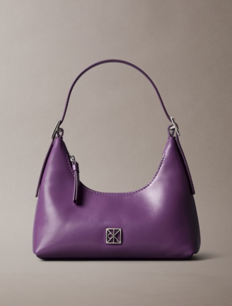 Женские сумки Calvin Klein Emblem Logo Leather Small Shoulder