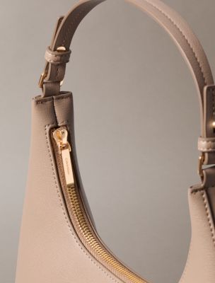 Женские сумки Calvin Klein Foil Logo Shoulder — фото 4