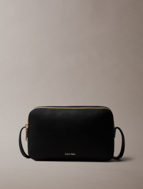 Женские сумки Calvin Klein Foil Logo Camera
