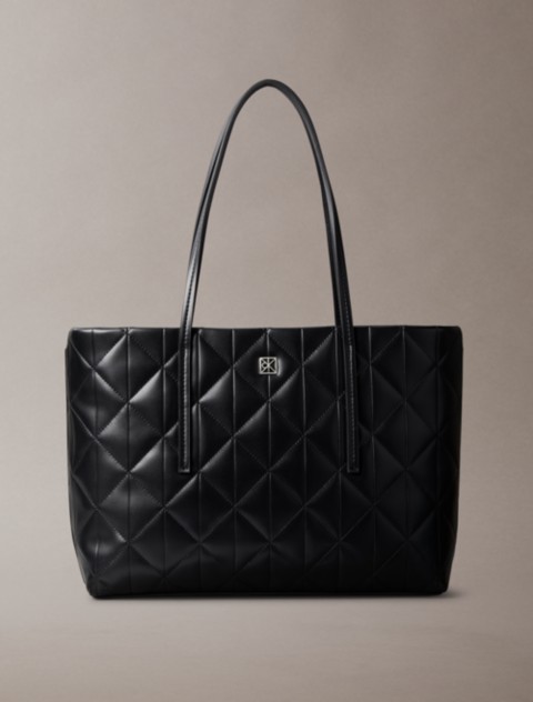 Женские сумки Calvin Klein Quilted Emblem Logo Small