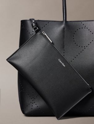 Женские сумки Calvin Klein Perforated Emblem Logo — фото 4