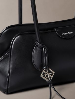 Женские сумки Calvin Klein Emblem Logo Mini Shoulder — фото 4