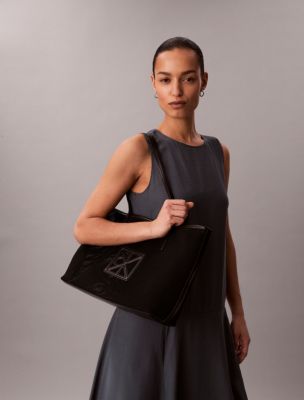 Женские сумки Calvin Klein Emblem Logo Mesh Small — фото 5