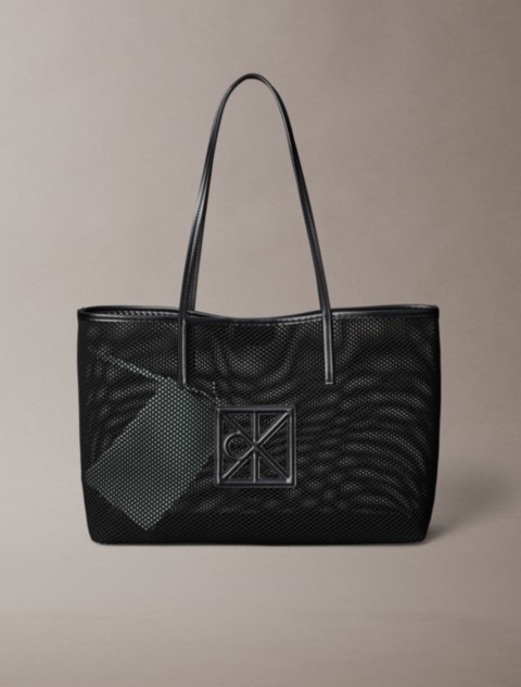 Женские сумки Calvin Klein Emblem Logo Mesh Small
