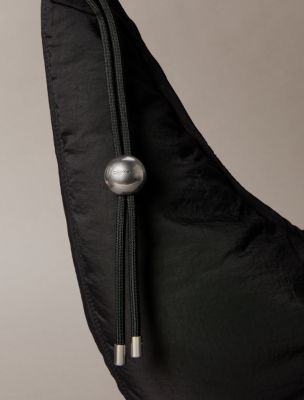 Женские сумки Calvin Klein Nylon Crescent — фото 4