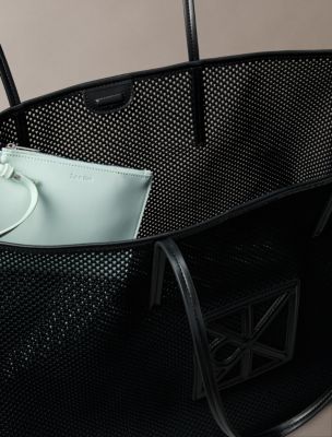 Женские сумки Calvin Klein Emblem Logo Mesh Large — фото 3