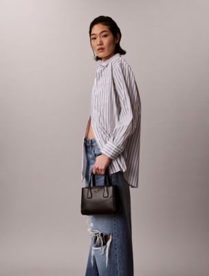Женские сумки Calvin Klein Monogram Mini Tote Crossbody — фото 5