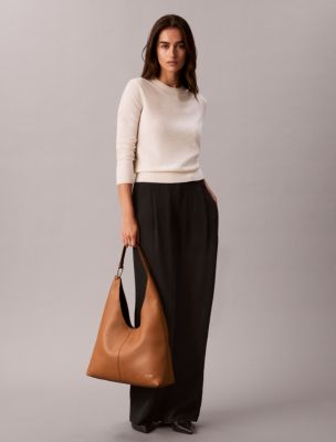 Женские сумки Calvin Klein Slouchy Leather Medium Shoulder — фото 4
