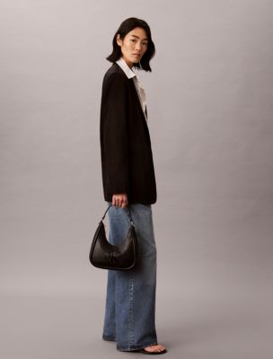 Женские сумки Calvin Klein Embossed Monogram Crescent — фото 4