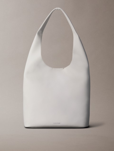 Женские сумки Calvin Klein Pebble Grain Medium Slouchy