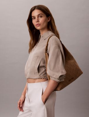 Женские сумки Calvin Klein Emblem Jacquard Shoulder — фото 4