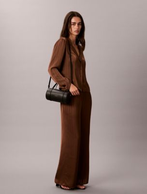 Женские сумки Calvin Klein Foil Logo Small Duffle — фото 4