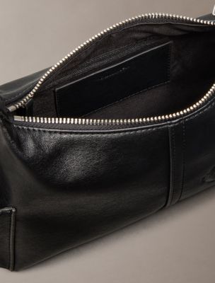 Женские сумки Calvin Klein Embossed Monologo Crossbody — фото 3