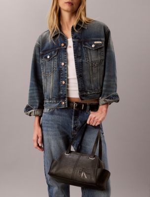 Женские сумки Calvin Klein Embossed Monologo Shoulder — фото 4