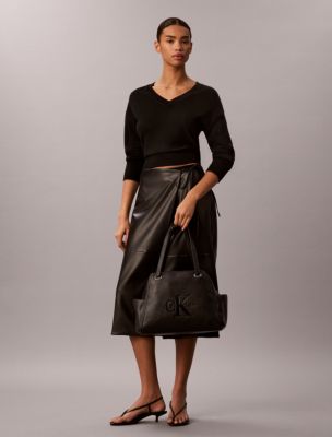 Женские сумки Calvin Klein Embossed Monologo Pocket — фото 4