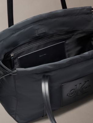 Женские сумки Calvin Klein Embossed Monologo Satchel — фото 3