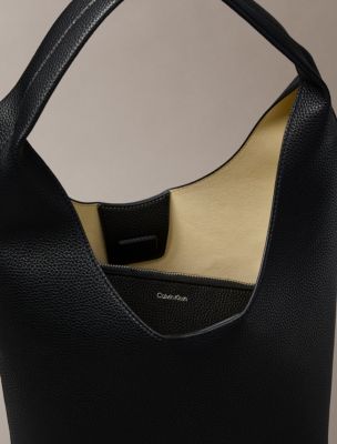 Женские сумки Calvin Klein Pebble Grain Slouchy — фото 3