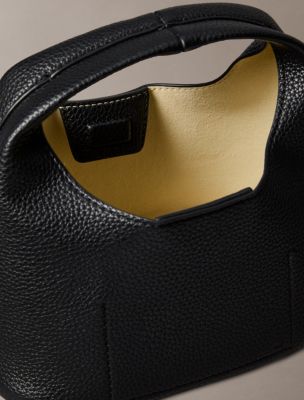 Женские сумки Calvin Klein Pebble Grain Small Slouchy — фото 3