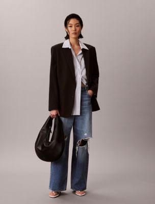 Женские сумки Calvin Klein Pebble Grain Crescent Shoulder — фото 4