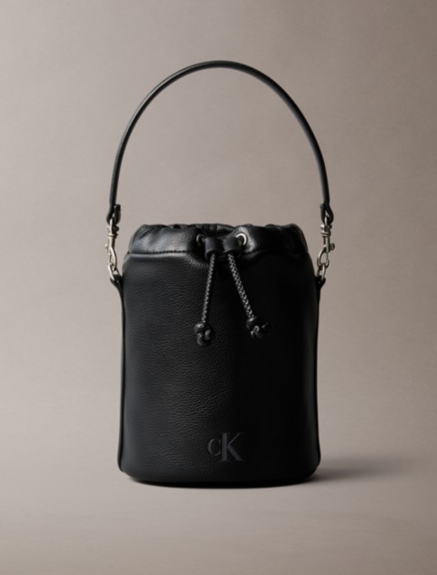 Женские сумки Calvin Klein Pebble Grain Bucket