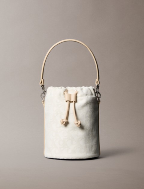Женские сумки Calvin Klein Allover Monogram Bucket