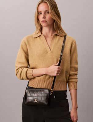 Женская сумка Calvin Klein Croc Minimal Monogram Camera, цвет: Чёрный — фото 4