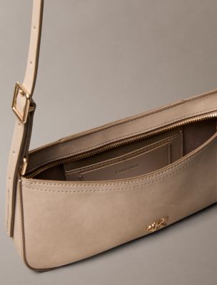 Женские сумки Calvin Klein Sueded Minimal Monogram Small Shoulder — фото 2