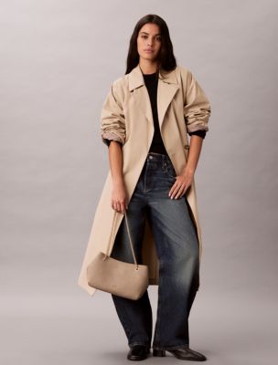 Женская сумка Calvin Klein Sueded Minimal Monogram Chain Shoulder, цвет: Пустынный серо-коричневый — фото 4
